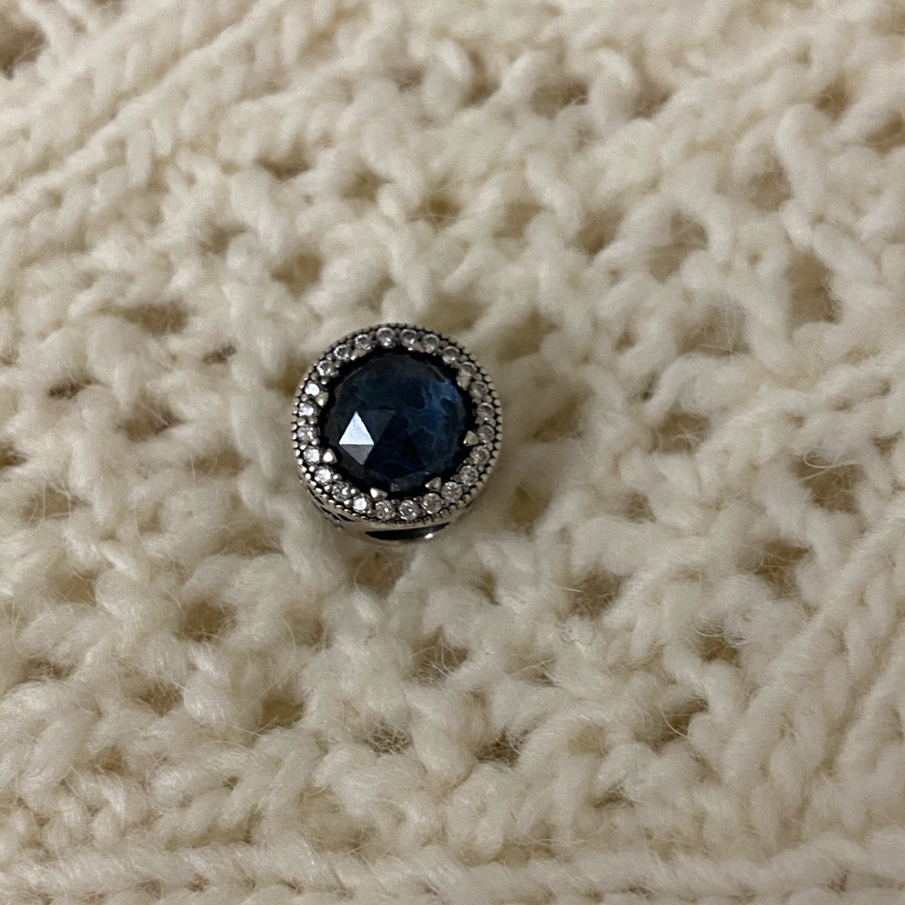 Pandora Sparkling Dark Blue Charm